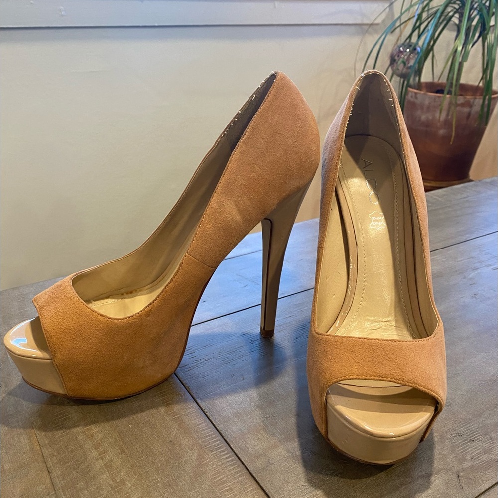 Tan / Khaki Aldo platforms